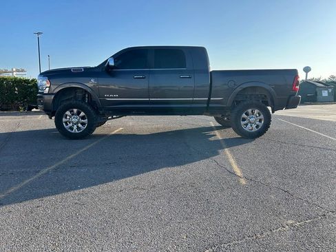 Used 2022 RAM 2500 Limited AWD/4WD image 2