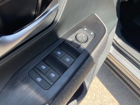 Certified 2025 Nissan Kicks SV w/ SV Premium Package FWD image 11