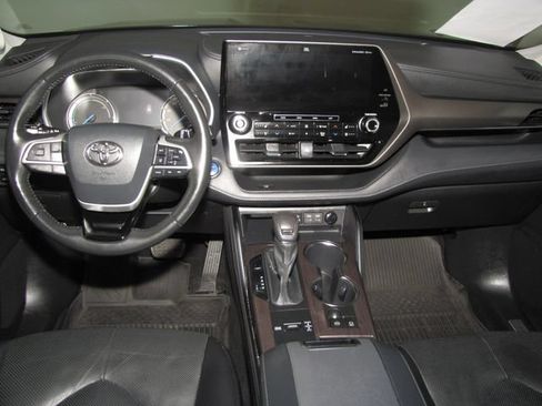 Used 2022 Toyota Highlander Limited FWD image 15