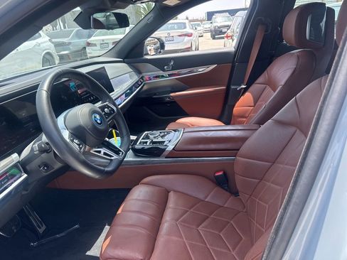 Used 2025 BMW i7 xDrive60 AWD/4WD image 12
