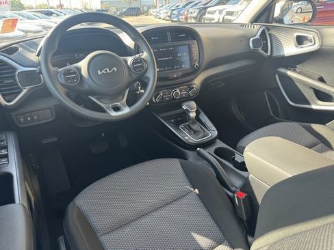 Certified 2025 Kia Soul LX w/ LX Technology Package image 10