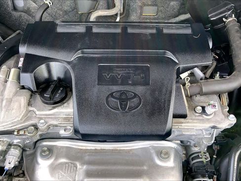 Used 2018 Toyota RAV4 XLE w/ Plus Extra Value Package FWD image 32