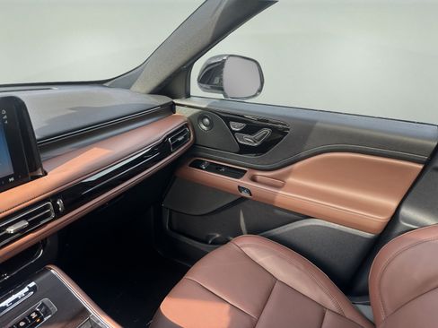 New 2026 Lincoln Aviator Reserve image 17