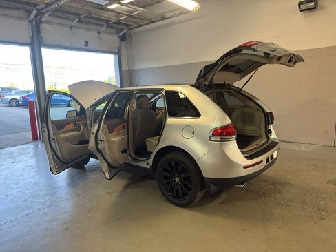 Used 2015 Lincoln MKX AWD w/ Equipment Group 102A image 12