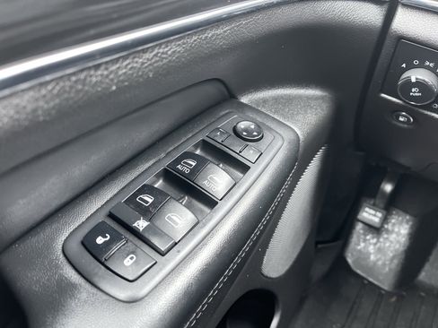 Used 2019 Jeep Grand Cherokee Limited w/ Luxury Group II image 23