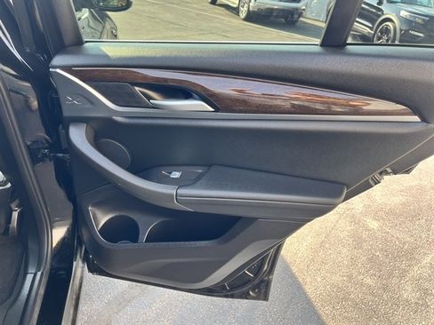 Used 2025 BMW X4 xDrive30i AWD/4WD image 42