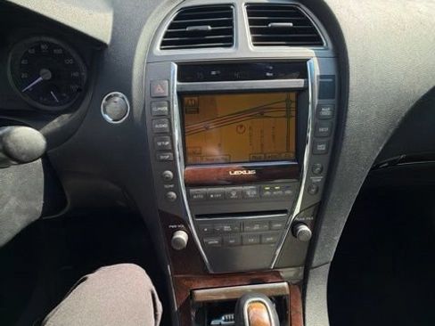 Used 2010 Lexus ES 350 FWD image 7