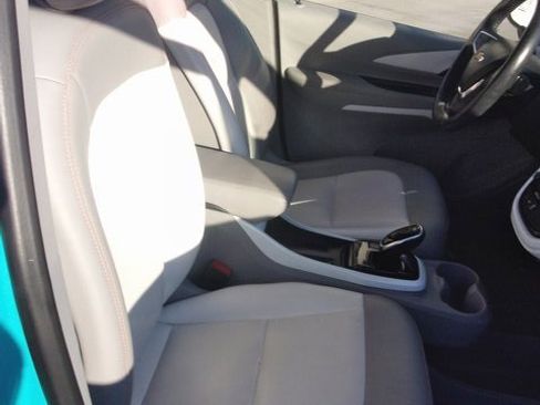 Used 2020 Chevrolet Bolt Premier w/ Infotainment Package image 32