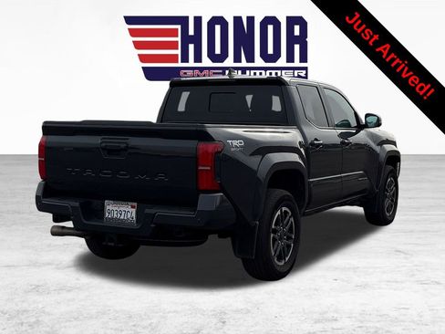 Used 2024 Toyota Tacoma TRD Sport image 2
