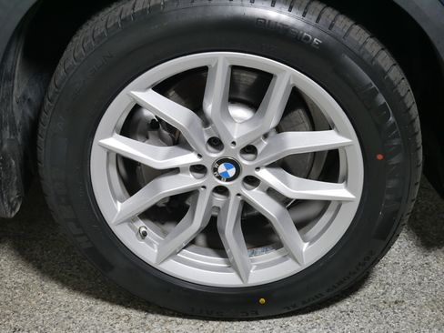 Used 2022 BMW X5 xDrive40i w/ Premium Package AWD/4WD image 15