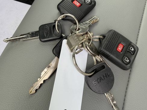 Used 2018 Ford E-350 and Econoline 350 Super Duty w/ Power Windows & Locks Group image 26