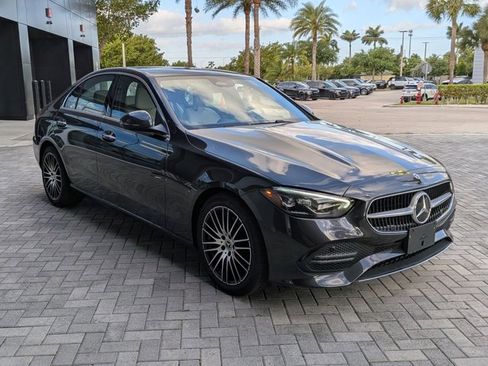 Used 2025 Mercedes-Benz C 300 4MATIC Sedan image 3