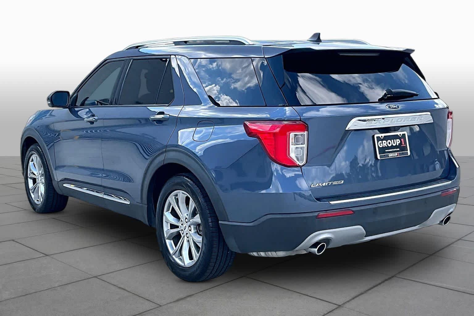 Used 2021 Ford Explorer Limited w/ Equipment Group 301A RWD image 11