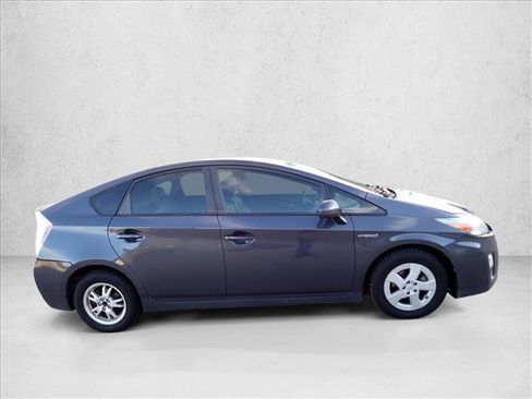 Used 2010 Toyota Prius Five image 3