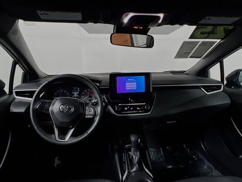 Used 2025 Toyota Corolla SE image 30