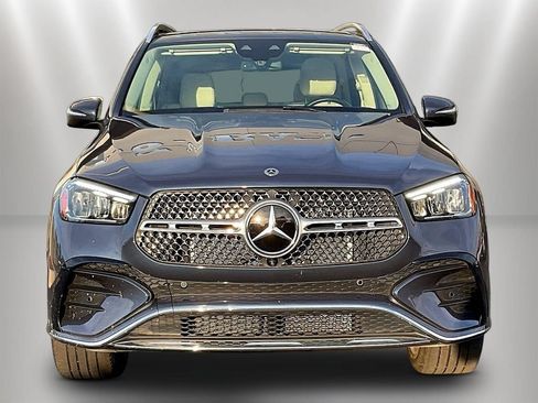 Used 2024 Mercedes-Benz GLE 450e 4MATIC image 2