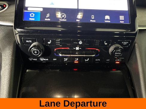 Used 2024 Jeep Grand Cherokee Limited RWD image 20