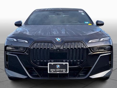 Certified 2023 BMW 760i xDrive image 3