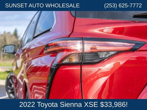 Used 2022 Toyota Sienna XSE FWD image 43