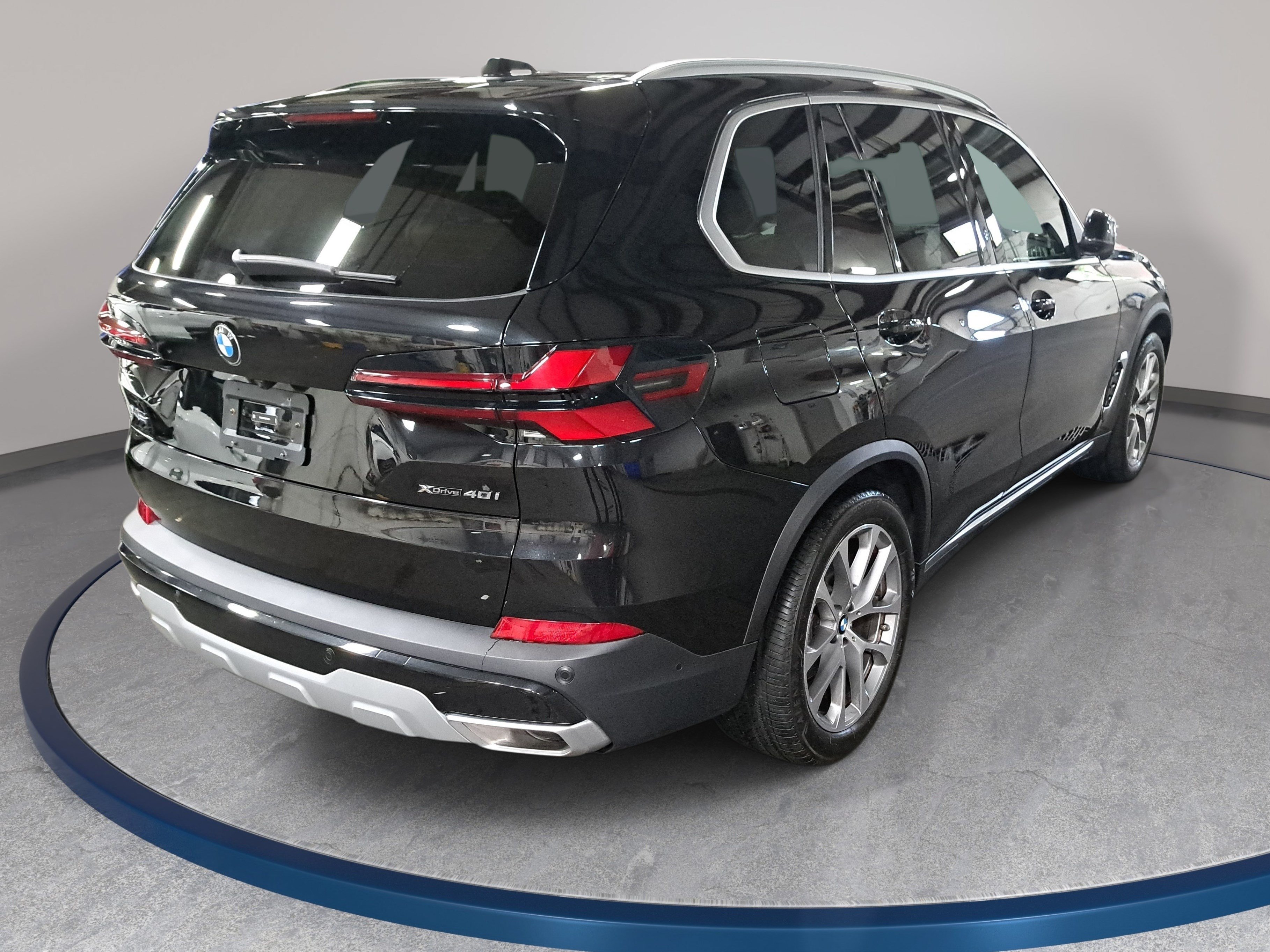 Certified 2024 BMW X5 xDrive40i w/ Parking Assistance Package AWD/4WD image 6