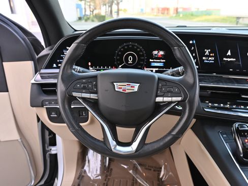 Used 2021 Cadillac Escalade Premium Luxury image 20