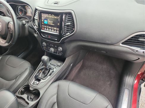 Used 2019 Jeep Cherokee Limited FWD image 27