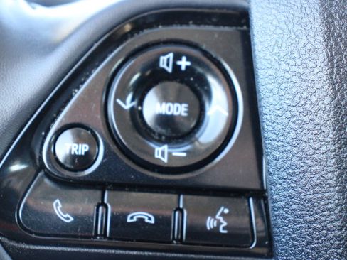 Used 2019 Toyota Prius XLE image 23