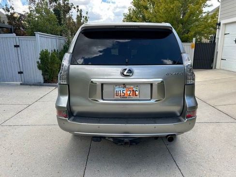 Used 2021 Lexus GX 460 Premium w/ Premium Package AWD/4WD image 3