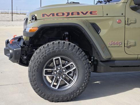 New 2026 Jeep Gladiator Mojave image 5