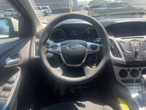 Used 2013 Ford Focus SE FWD image 9