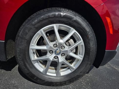 Used 2024 Chevrolet Equinox LT FWD image 11