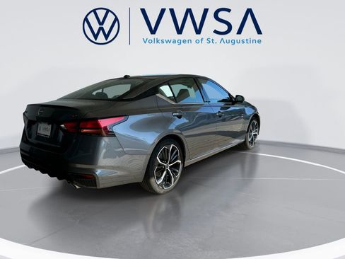 Used 2024 Nissan Altima 2.5 SR FWD image 7