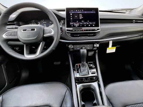 New 2026 Jeep Compass Latitude image 5