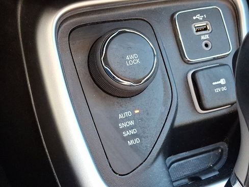 Used 2020 Jeep Compass Latitude w/ Safety & Security Group image 22