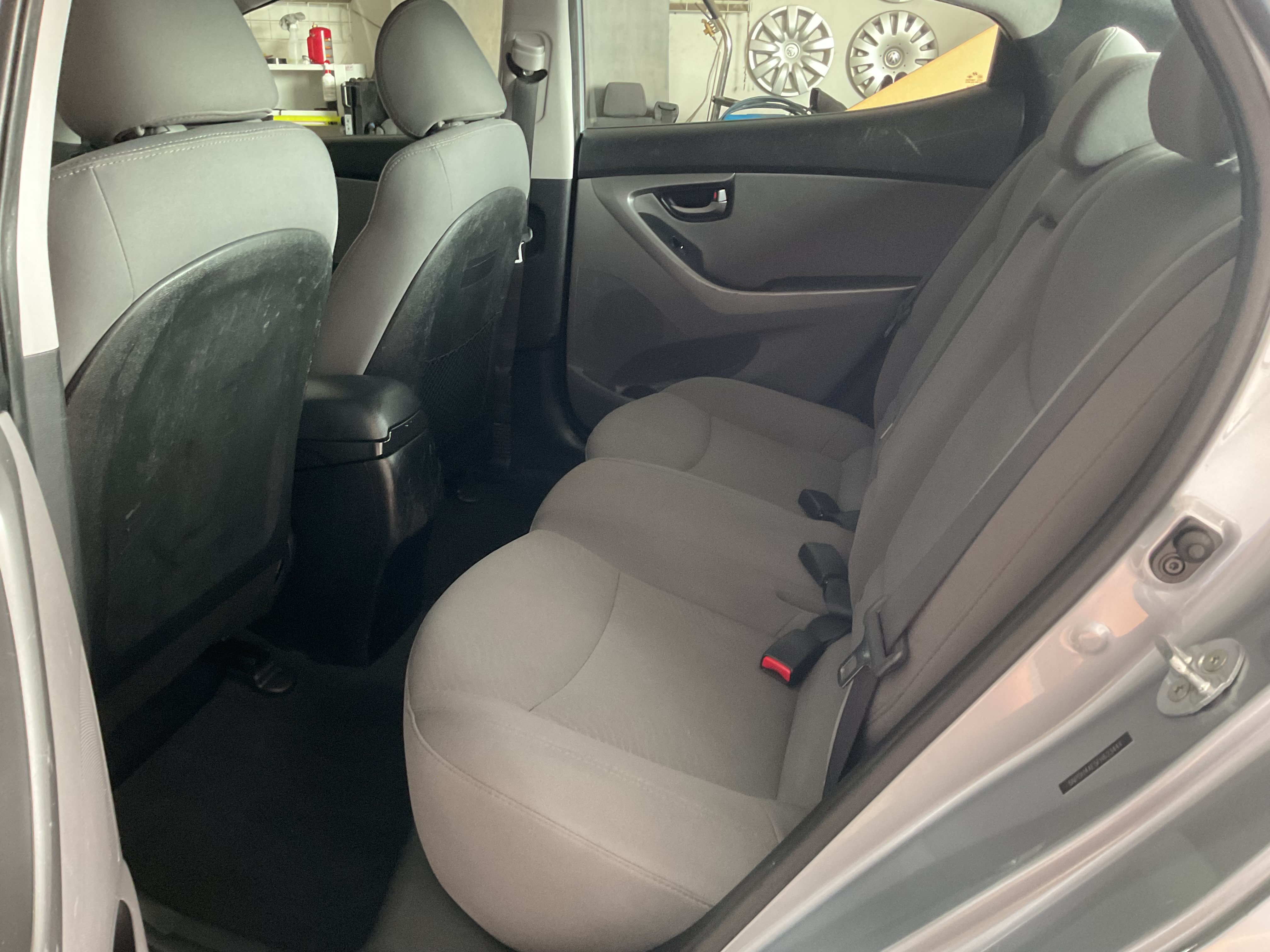Used 2015 Hyundai Elantra SE w/ Option Group 02 FWD image 9