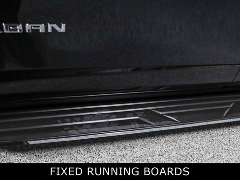 Used 2023 Chevrolet Suburban LT image 12