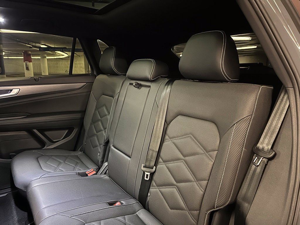 Used 2026 Volkswagen Atlas Cross Sport SE w/ Panoramic Sunroof Package AWD/4WD image 23