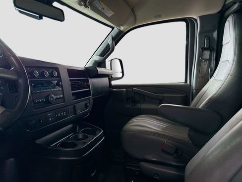 Used 2019 Chevrolet Express 3500 LS image 22