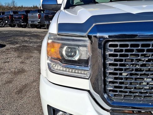 Used 2016 GMC Sierra 2500 Denali image 12