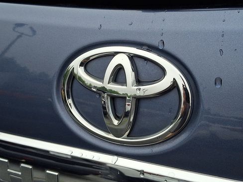 Used 2013 Toyota Highlander Plus AWD/4WD image 29