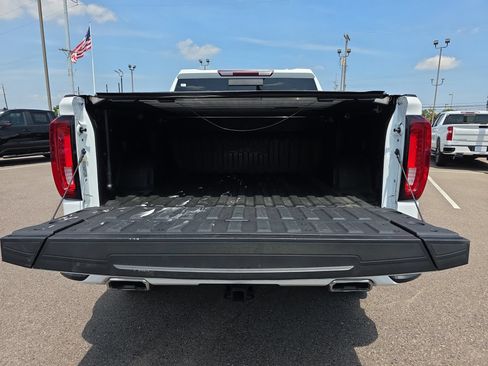 Used 2022 GMC Sierra 1500 AT4 w/ AT4 Preferred Package AWD/4WD image 13