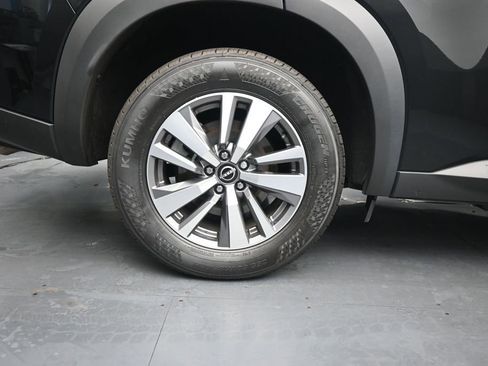 Used 2023 Nissan Pathfinder SL AWD/4WD image 10