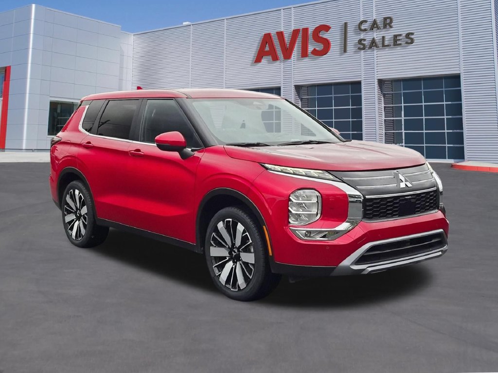 Used 2025 Mitsubishi Outlander SE AWD/4WD image 3