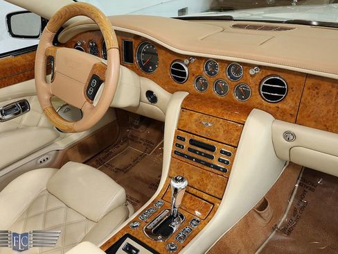 Used 2010 Bentley Azure T RWD image 21