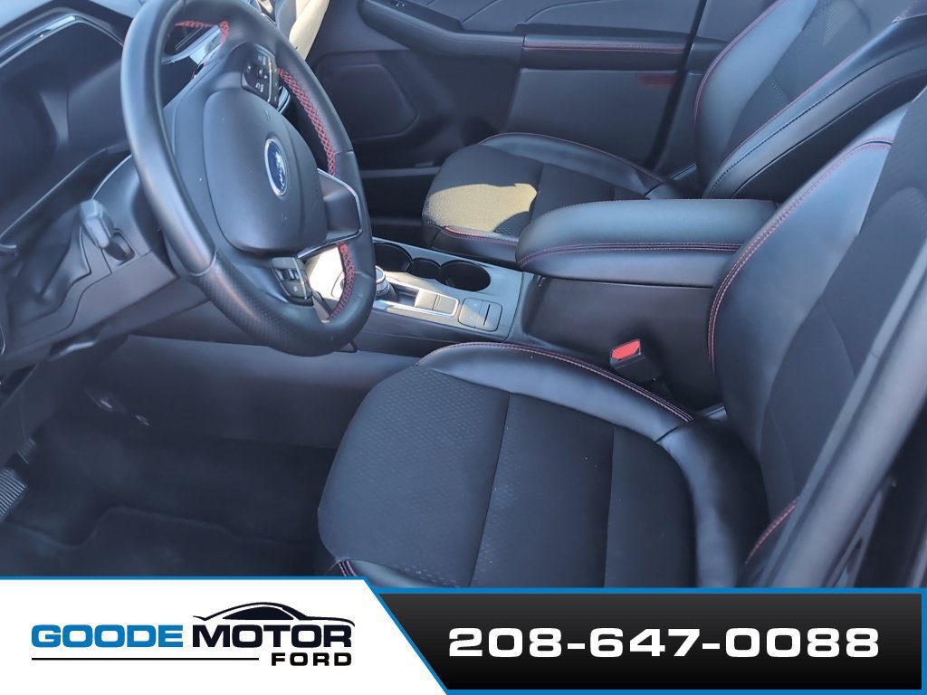 Used 2025 Ford Escape ST-Line Select AWD/4WD image 5