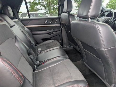 Used 2018 Ford Explorer XLT w/ Equipment Group 202A AWD/4WD image 21