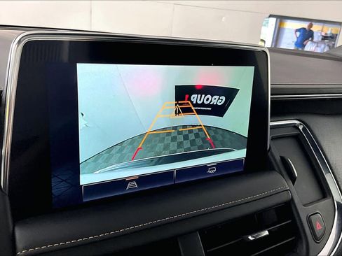 Used 2023 GMC Yukon XL AT4 image 26