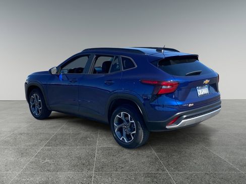 Used 2024 Chevrolet Trax LT image 3