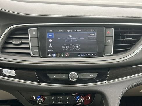 Used 2020 Buick Enclave Essence w/ Sound and Sites Package FWD image 11