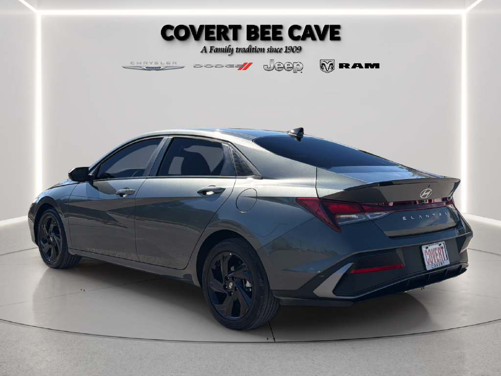 Used 2026 Hyundai Elantra Sport FWD image 5